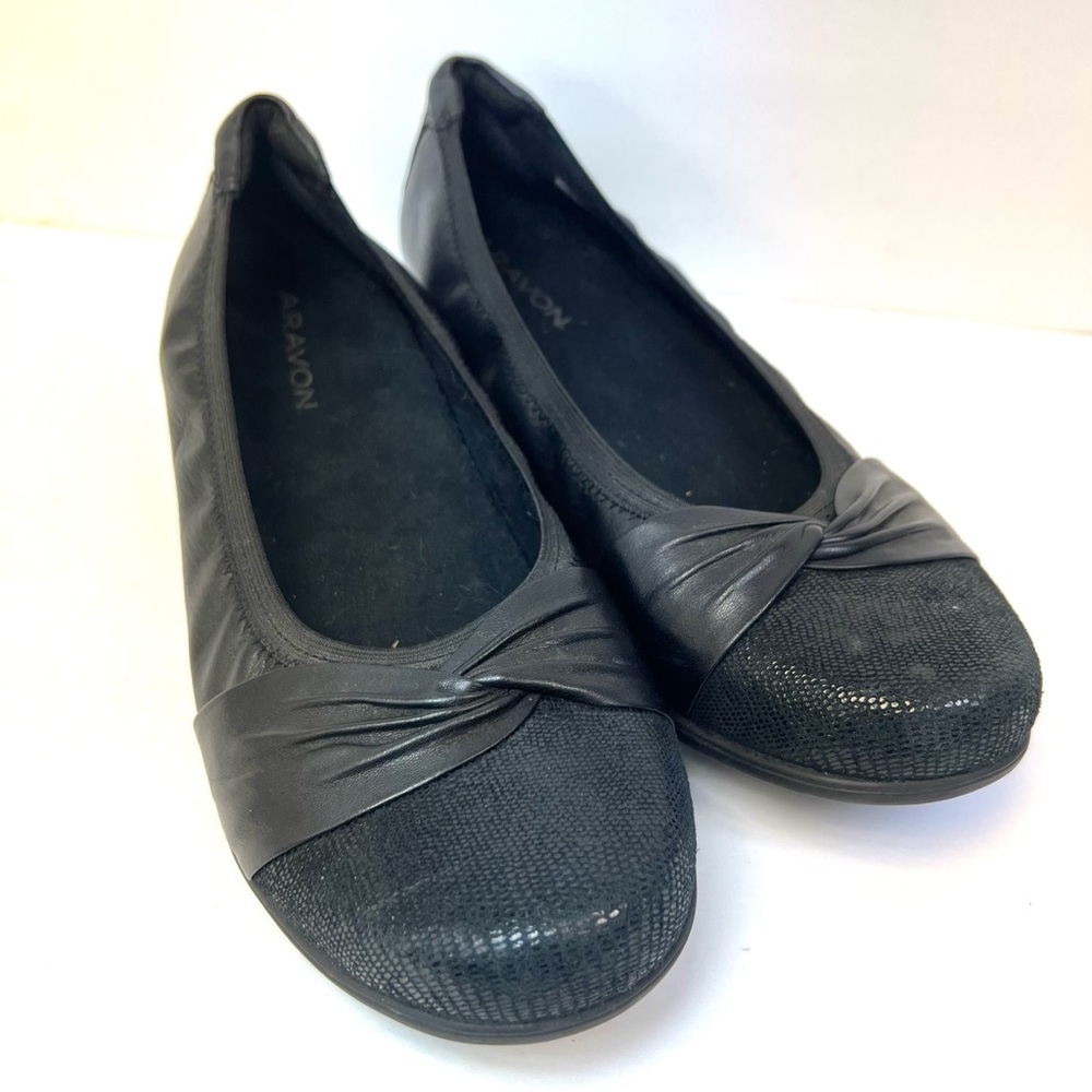 Aravon- Black, Size:11, Black Flats- Pre-Owned‎ good condition, Leather upper